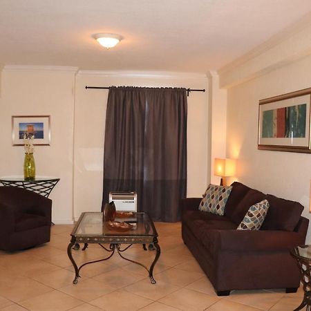 On Hollywood Beach - Affordable Two Bedrooms Sleeps 6 With Two Bathrooms ดาเนียบีช ภายนอก รูปภาพ