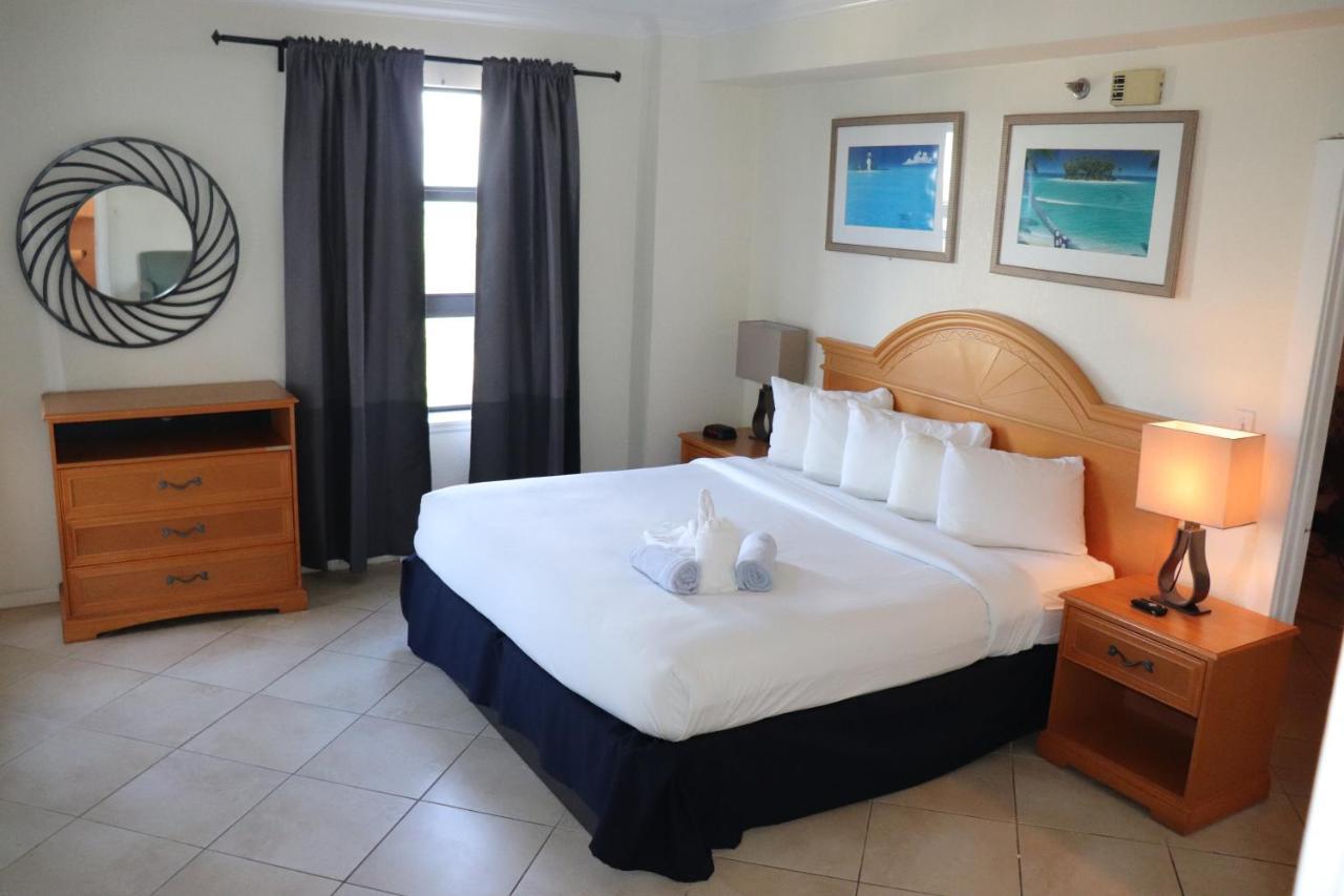 On Hollywood Beach - Affordable Two Bedrooms Sleeps 6 With Two Bathrooms ดาเนียบีช ภายนอก รูปภาพ