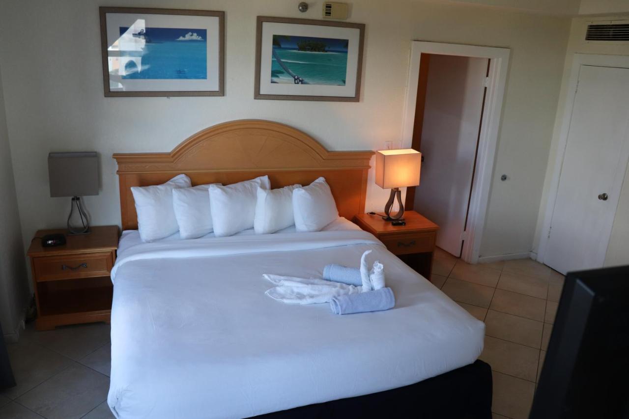 On Hollywood Beach - Affordable Two Bedrooms Sleeps 6 With Two Bathrooms ดาเนียบีช ภายนอก รูปภาพ