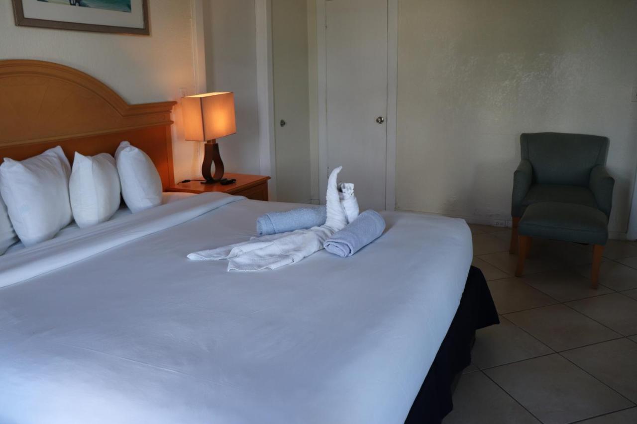 On Hollywood Beach - Affordable Two Bedrooms Sleeps 6 With Two Bathrooms ดาเนียบีช ภายนอก รูปภาพ
